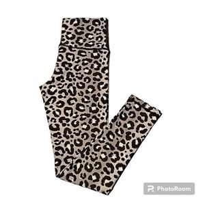☃️Hot Dame Leopard Print Leggings in Grey Black and White